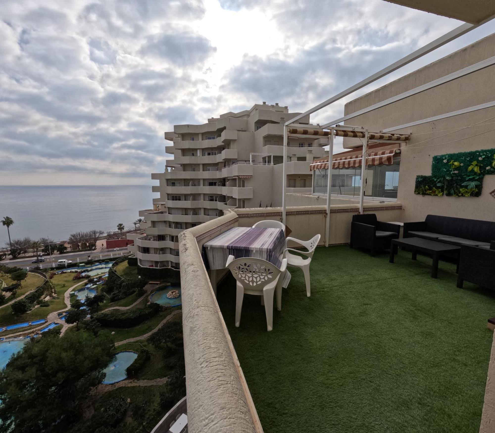 Benalbeach. Espectacular Terraza, Vistas Al Mar. ベナルマデナ エクステリア 写真