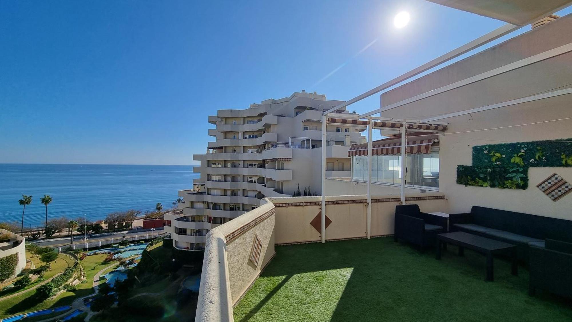 Benalbeach. Espectacular Terraza, Vistas Al Mar. ベナルマデナ エクステリア 写真